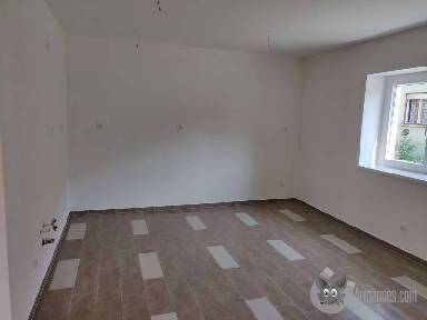 Családi ház apróhirdetés képe