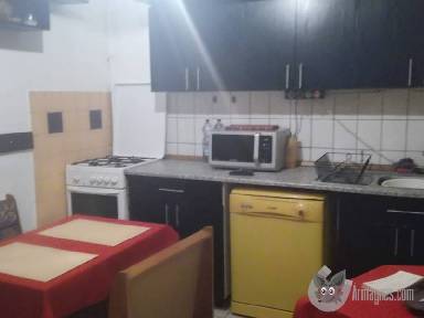 kiadó bútorozott garzon apróhirdetés képe