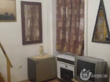 kiadó bútorozott garzon apróhirdetés képe