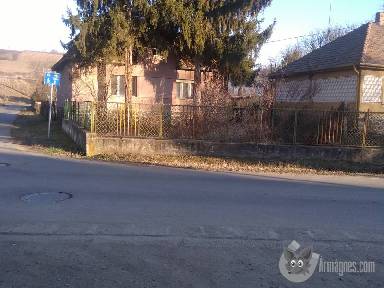Családi ház felújításra szoruló apróhirdetés képe