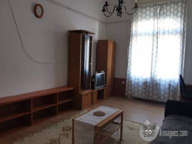 Kiadó és azonnal költözhető lakás kiadó apróhirdetés képe