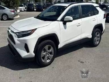 Toyota Rav4 XLE 2022 used apróhirdetés feladás eladás