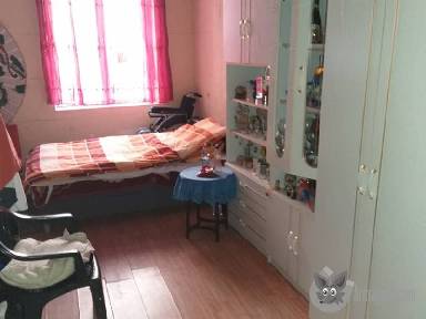 Eladó Lakás apróhirdetés képe